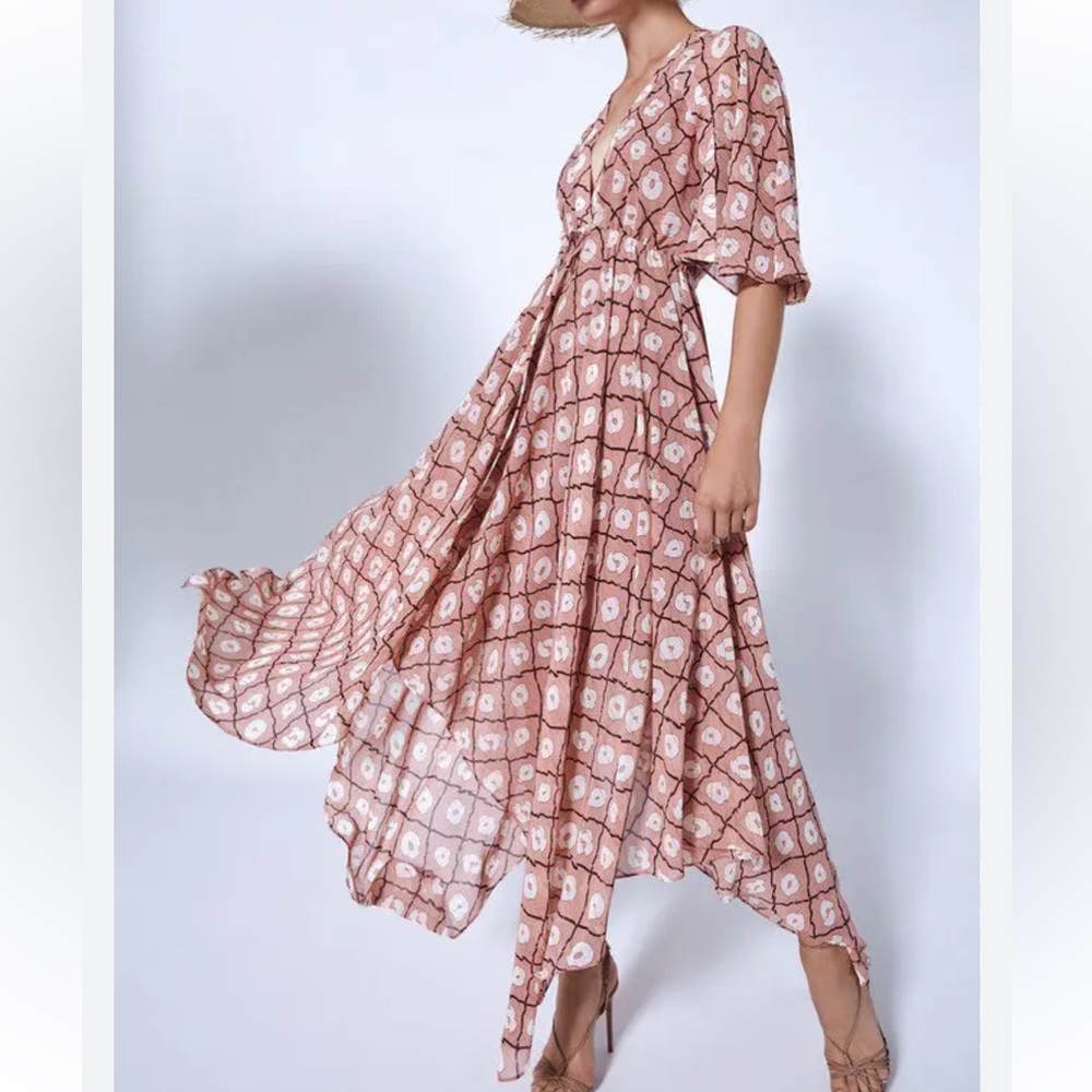 Alexie diamond pink brown short sleeve Venla Dress in Blush Medallion